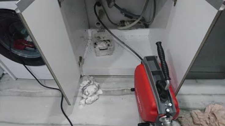 Sakarya mutfak gideri açma hizmetimiz ile lavabolarınızdaki tıkanıklıkları hızlı ve kalıcı şekilde gideriyoruz. Robot cihazlarla kırmadan müdahale ve garantili çözümler sunuyoruz.